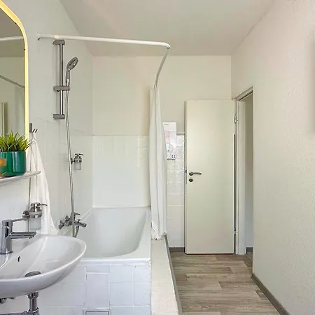 Apartment Modernes 2 4 Personen Naehe Hbf Messe Duesseldorf