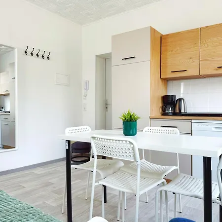 Apartment Modernes 2 4 Personen Naehe Hbf Messe Duesseldorf *